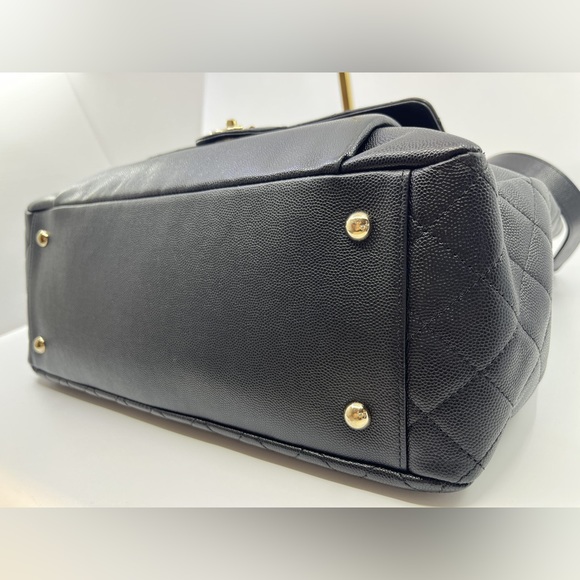 Chanel Caviar Pocket Large Tote - Picture 9 of 16